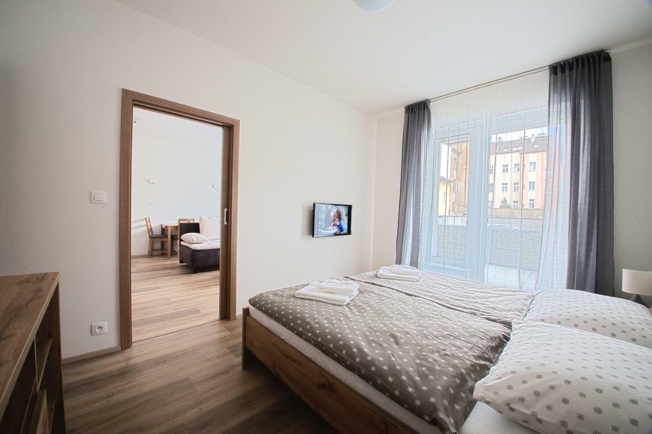 Sunny, Fully Furnished Studio Type With Terrace Πίλζεν Εξωτερικό φωτογραφία