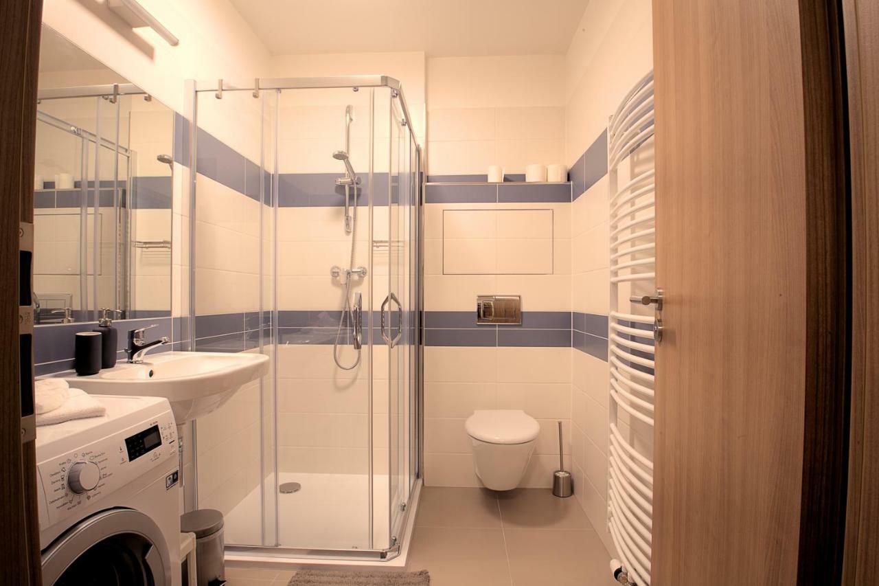 Sunny, Fully Furnished Studio Type With Terrace Πίλζεν Εξωτερικό φωτογραφία