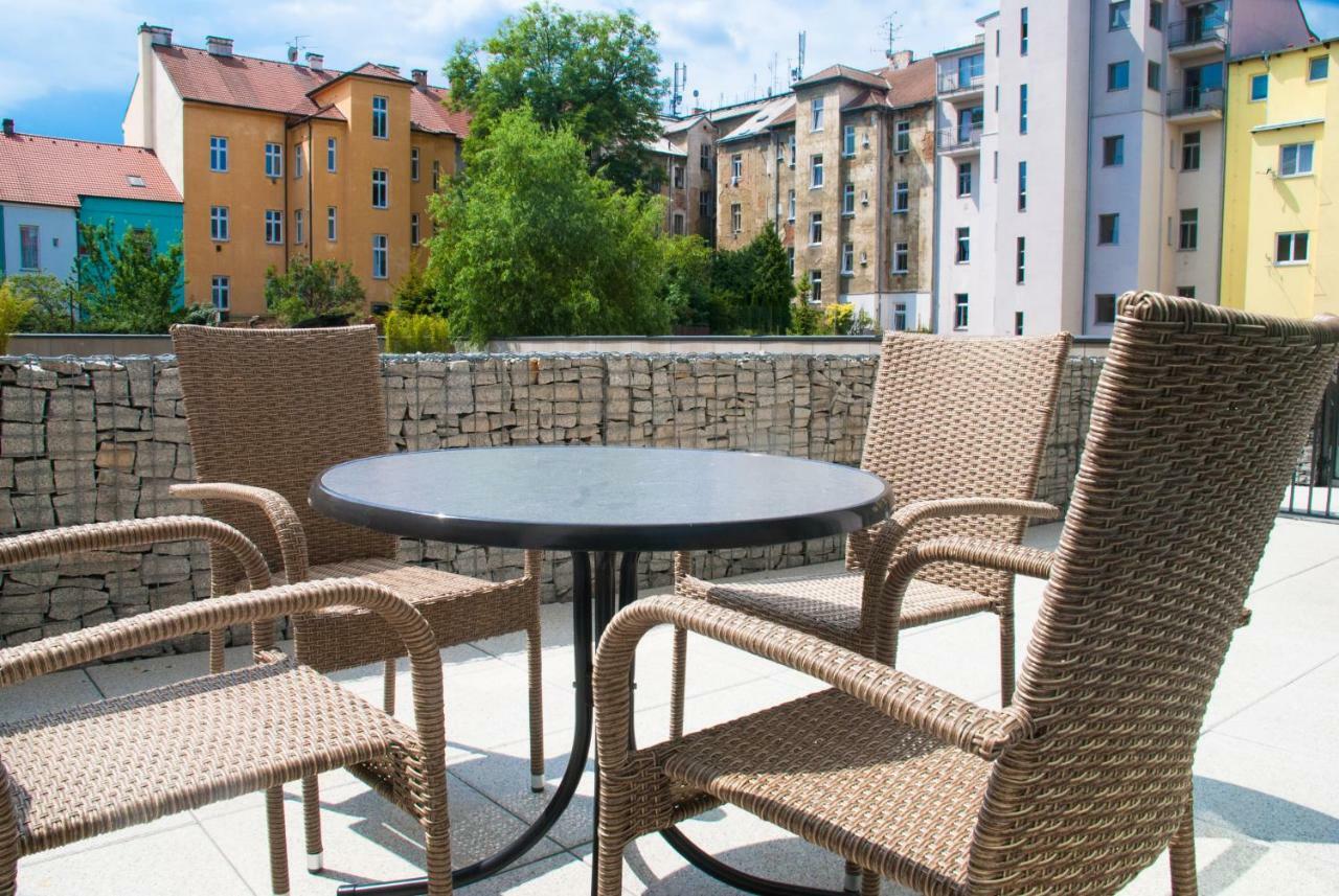 Sunny, Fully Furnished Studio Type With Terrace Πίλζεν Εξωτερικό φωτογραφία